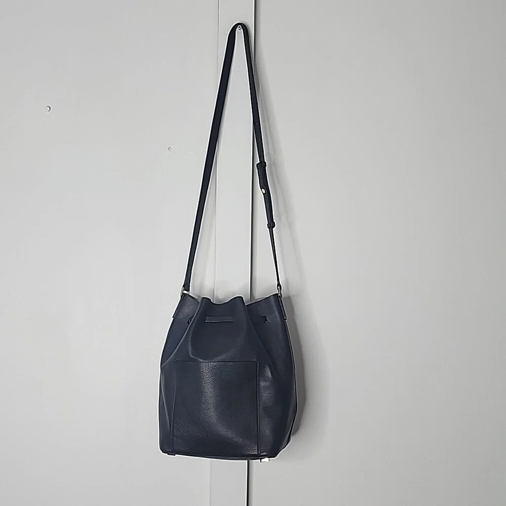 Micheal Kors leather black bucket bag